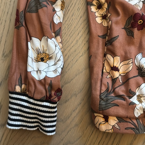 Floral “ bomber” style jacket - Picture 5 of 12